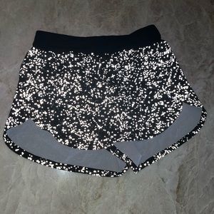 Lululemon Find your Pace Shorts